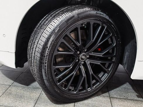 Used 2024 Audi SQ8 Premium Plus w/ Black Optic Package image 7