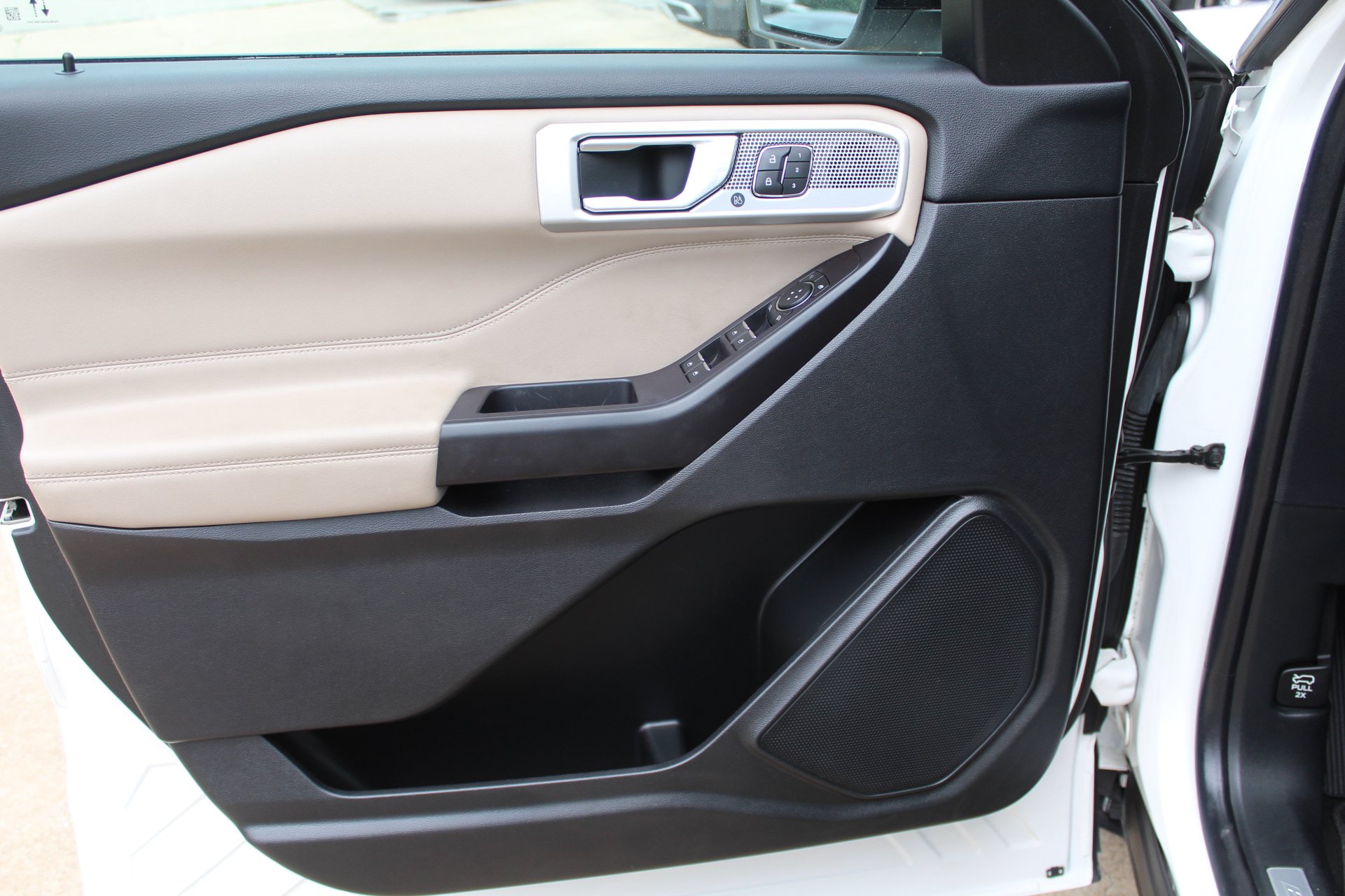 Used 2020 Ford Explorer Limited AWD/4WD image 37