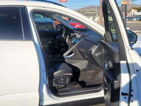 Used 2020 Jaguar E-PACE SE image 19