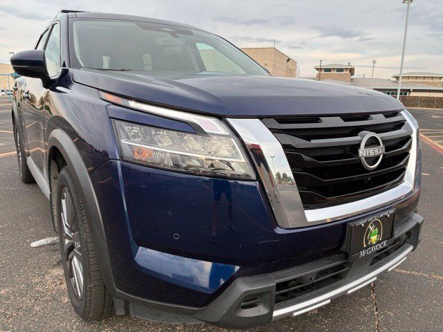 Certified 2023 Nissan Pathfinder SL w/ SL Premium Package FWD image 8