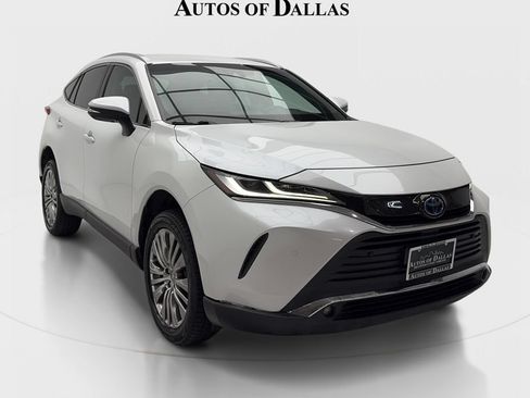 Used 2024 Toyota Venza XLE AWD/4WD image 2