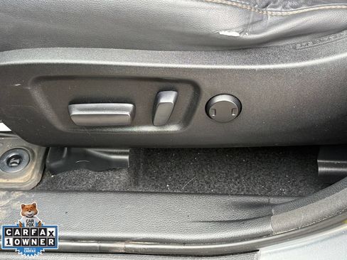 Used 2016 Toyota Highlander Plus AWD/4WD image 16