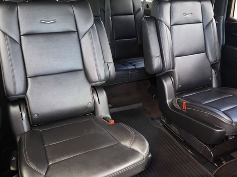 Certified 2023 Cadillac Escalade ESV Luxury RWD image 25