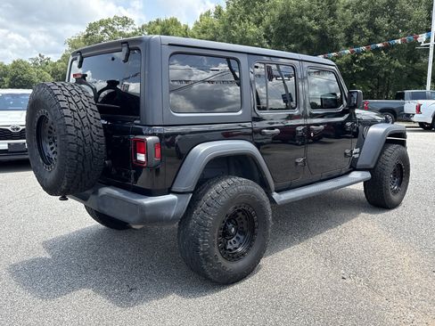Used 2020 Jeep Wrangler Unlimited Sport S AWD/4WD image 3