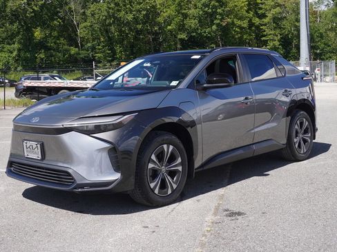 Used 2025 Toyota bZ4X AWD w/ Weather Package image 10