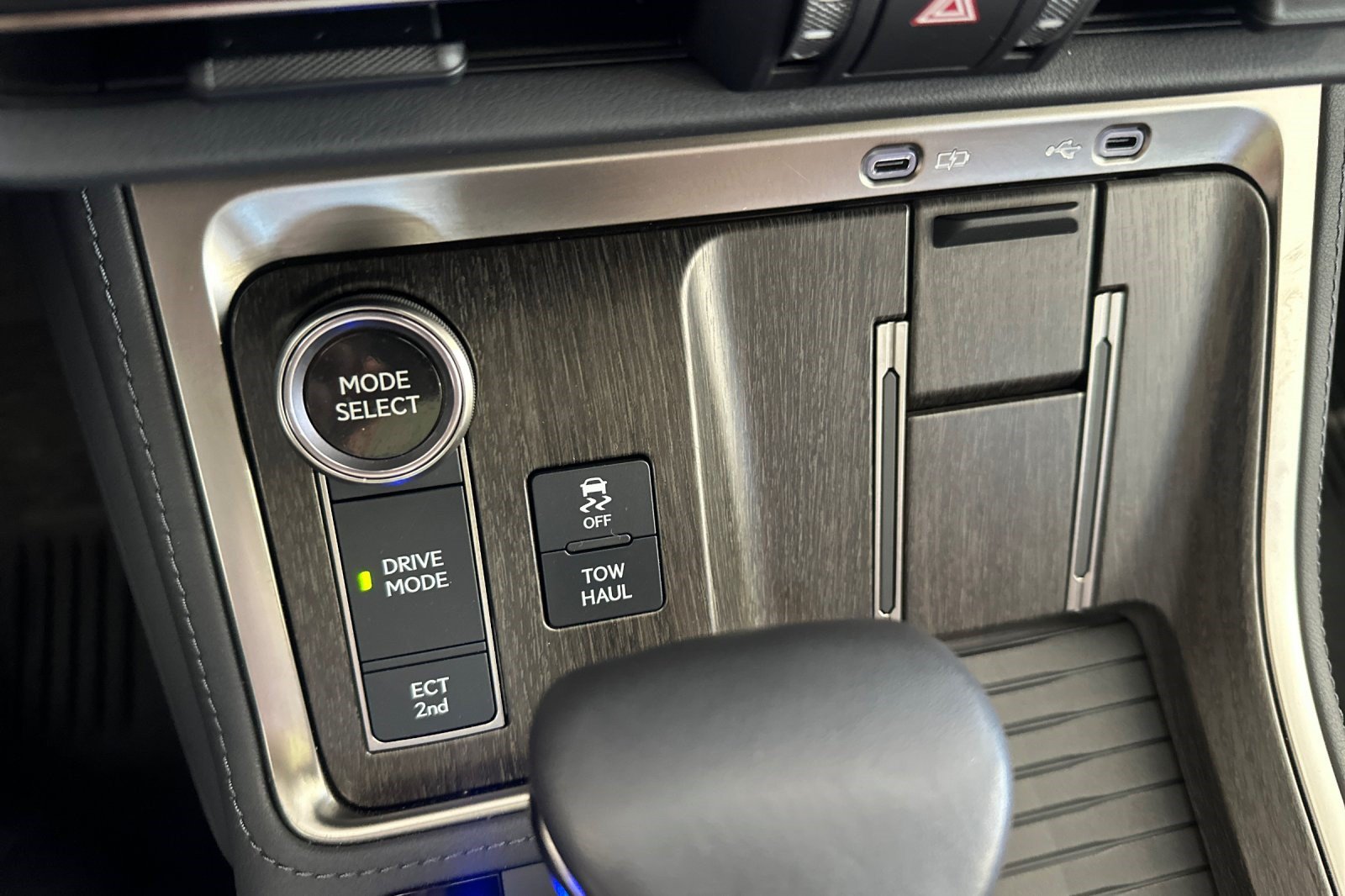 Certified 2024 Lexus GX 550 w/ Cold Area Package AWD/4WD image 39