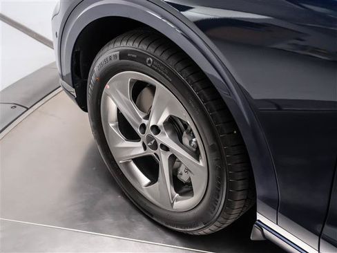 New 2026 Genesis GV70 2.5T Advanced AWD/4WD image 12