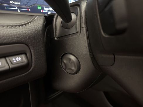 Used 2023 GMC Yukon Denali image 30