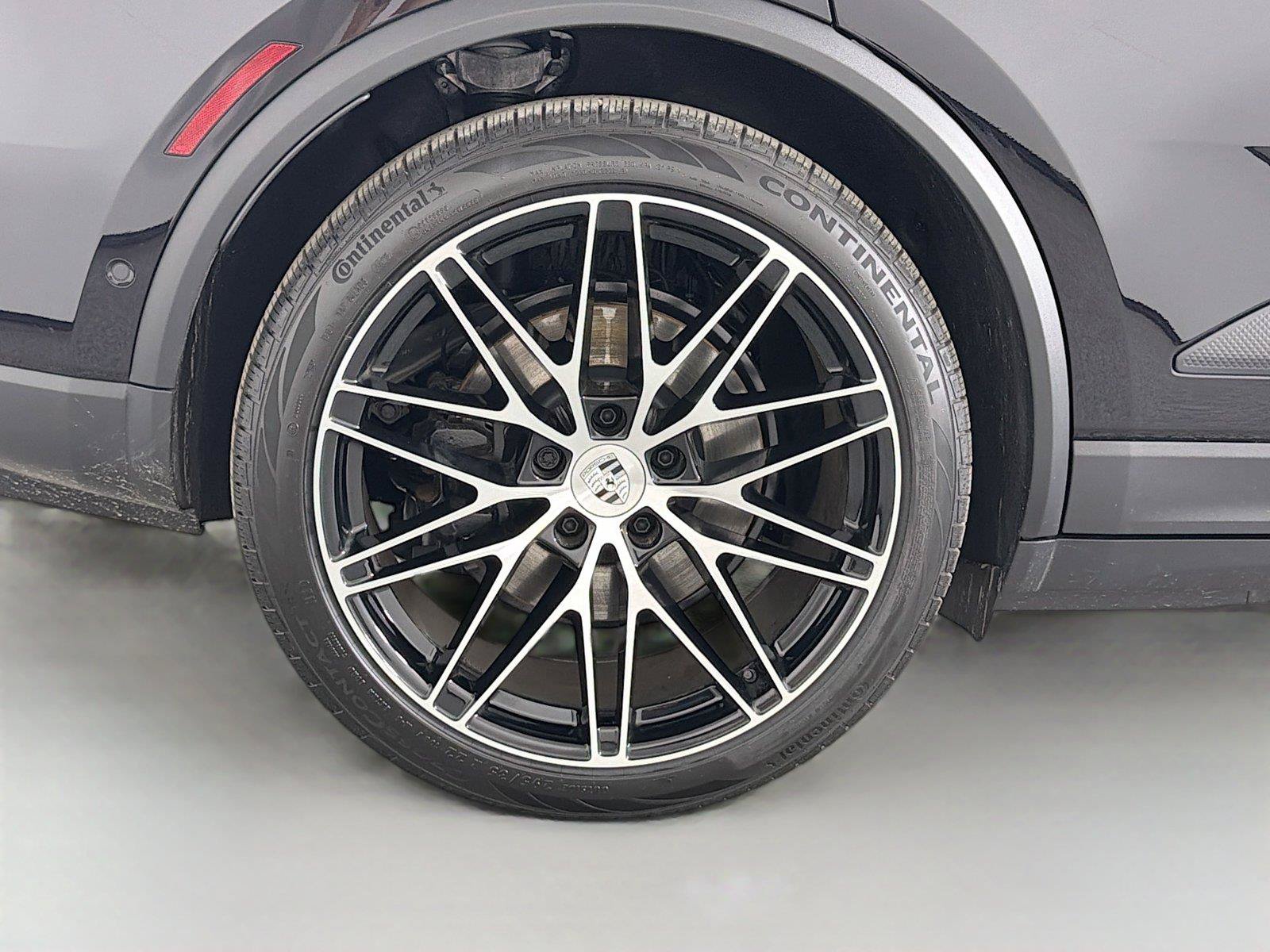 Used 2026 Porsche Macan 4 Electric AWD/4WD image 13