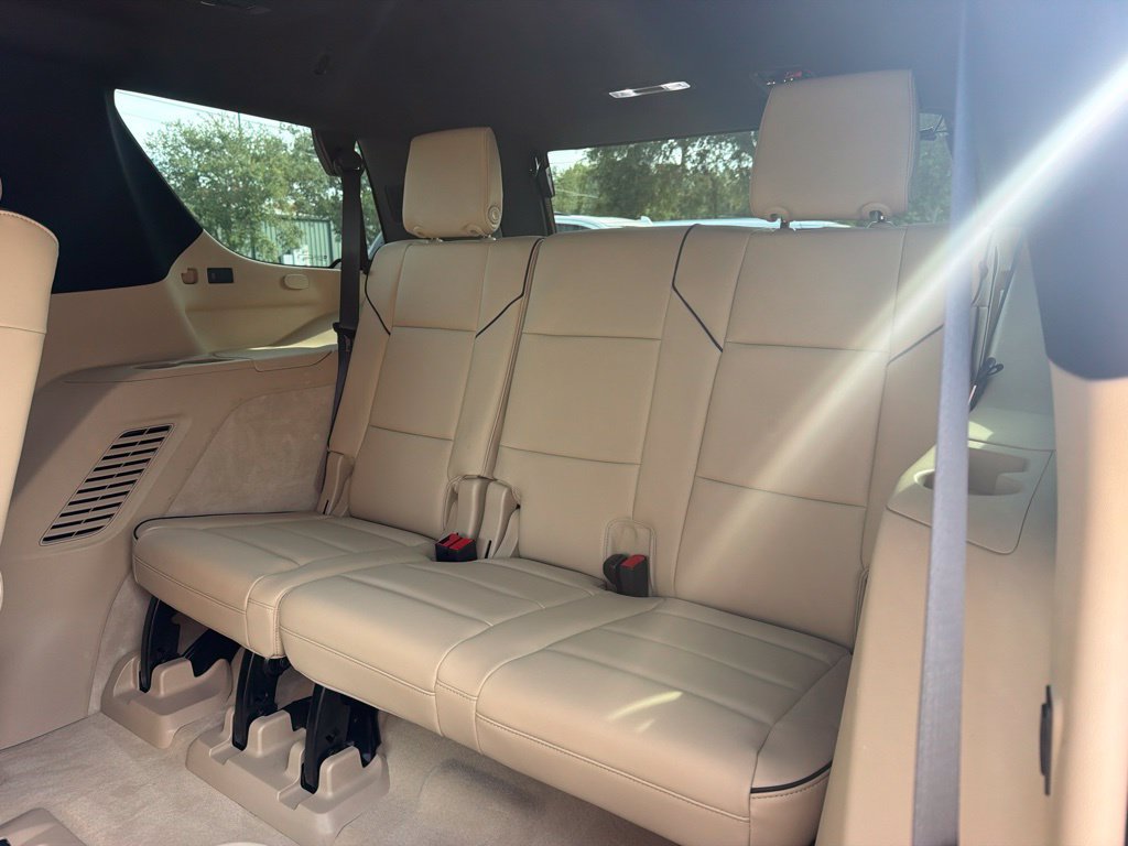 Used 2023 Cadillac Escalade Premium Luxury RWD image 15