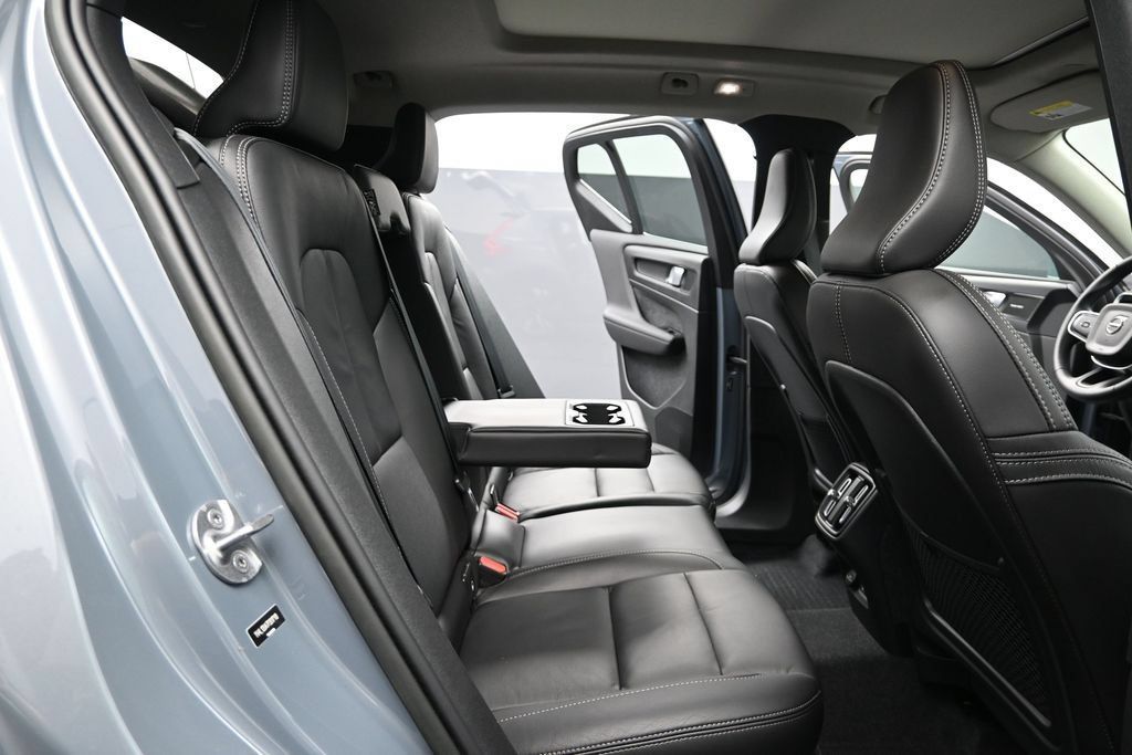Used 2023 Volvo XC40 B5 Ultimate w/ Protection Package Premier AWD/4WD image 20
