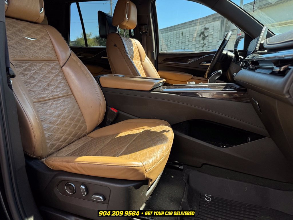 Used 2021 Cadillac Escalade Premium Luxury w/ Driver Assist Tech Package AWD/4WD image 32