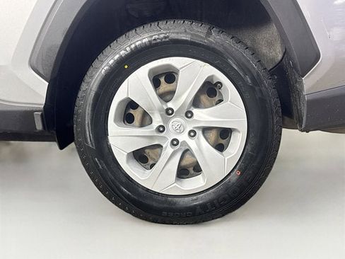 Used 2019 Toyota RAV4 LE image 23