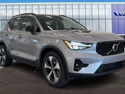 Used 2026 Volvo XC40 B5 Plus w/ Protection Package Premier