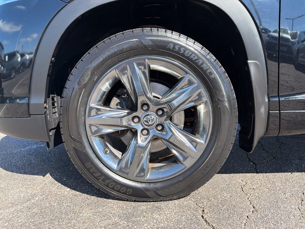 Used 2018 Toyota Highlander Limited Platinum AWD/4WD image 11