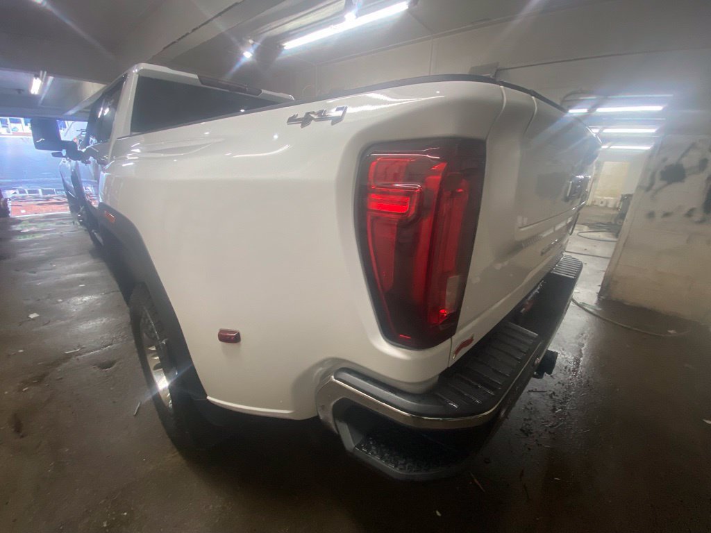 Used 2023 GMC Sierra 3500 SLT w/ SLT Premium Package AWD/4WD image 2