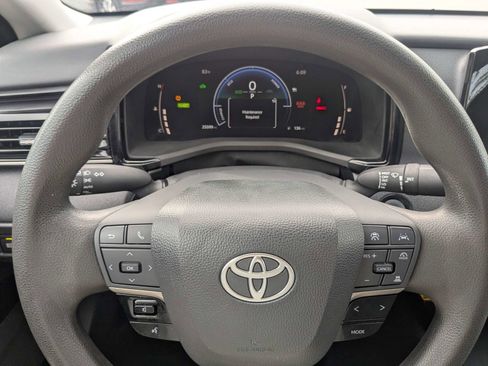 Used 2025 Toyota Camry LE FWD image 25