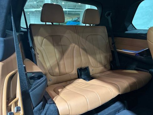 Used 2021 BMW X7 xDrive40i w/ M Sport Package AWD/4WD image 54