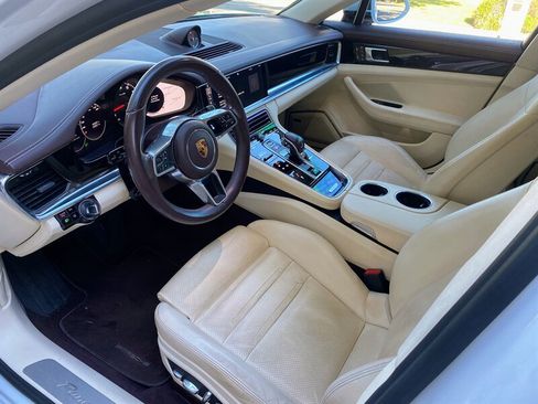 Used 2017 Porsche Panamera image 14