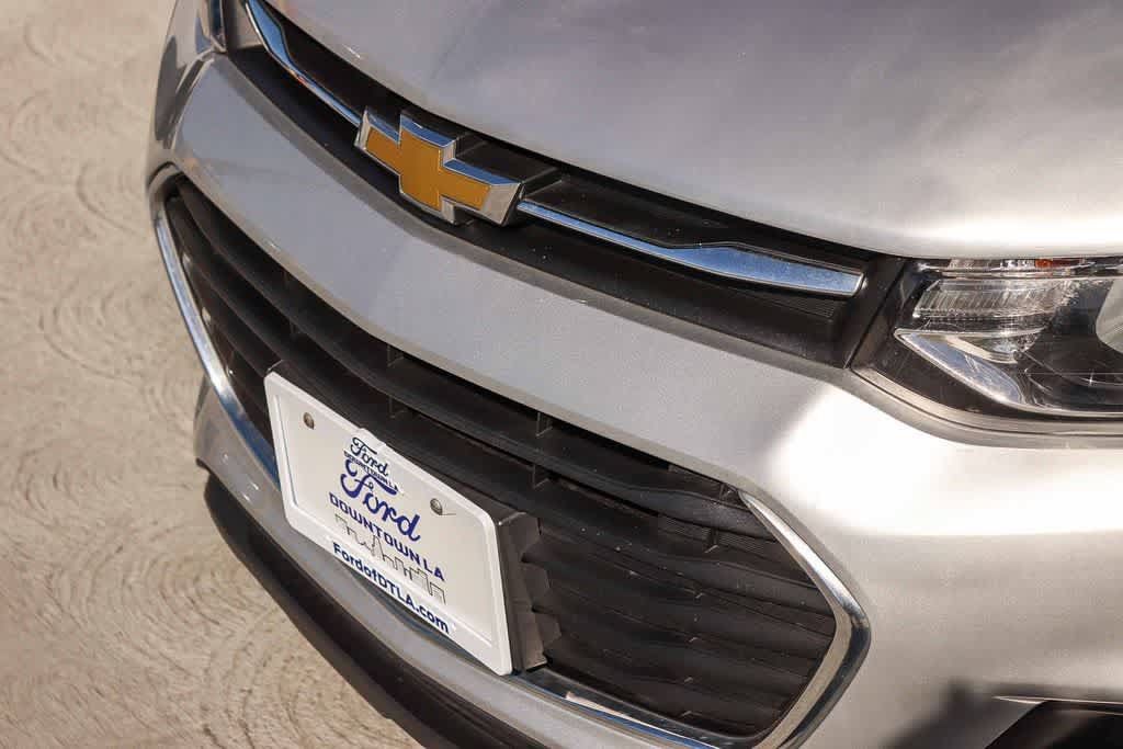 Used 2022 Chevrolet Trax LS w/ Tint and Cruise Package FWD image 8