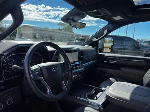 Used 2026 Chevrolet Silverado 2500 ZR2 w/ LPO, Dark Essentials Package image 21