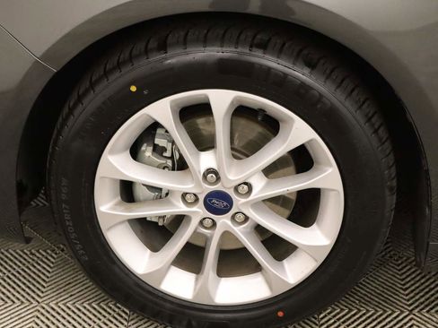Used 2020 Ford Fusion SE image 6