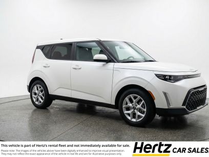 Used 2025 Kia Soul LX w/ LX Technology Package