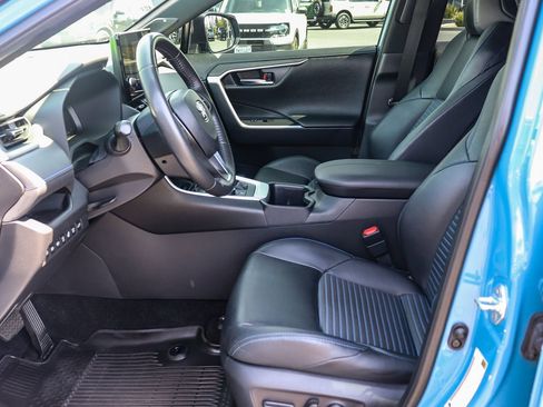 Used 2023 Toyota RAV4 XSE AWD/4WD image 18