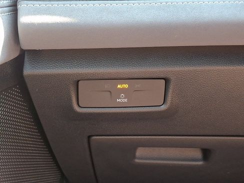 New 2026 Volkswagen Tiguan SE AWD/4WD image 15