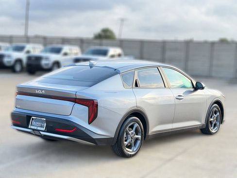 Used 2025 Kia K4 FWD image 5