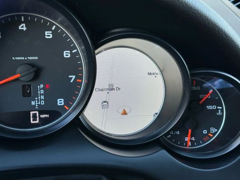 Used 2018 Porsche Cayenne Platinum Edition image 32