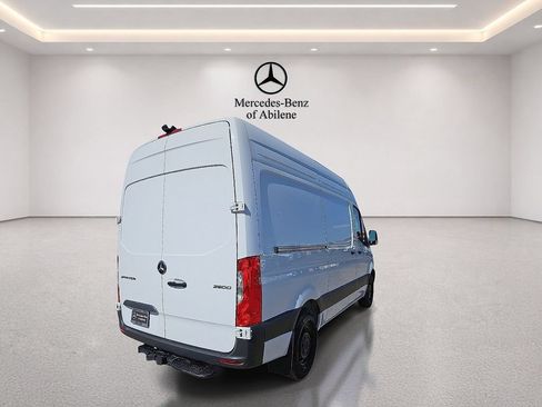 Used 2025 Mercedes-Benz Sprinter 2500 image 7