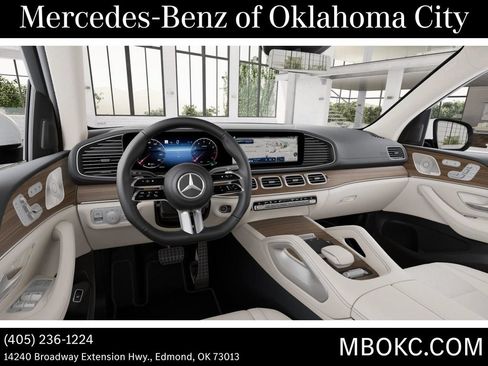 Used 2026 Mercedes-Benz GLS 450 4MATIC image 3