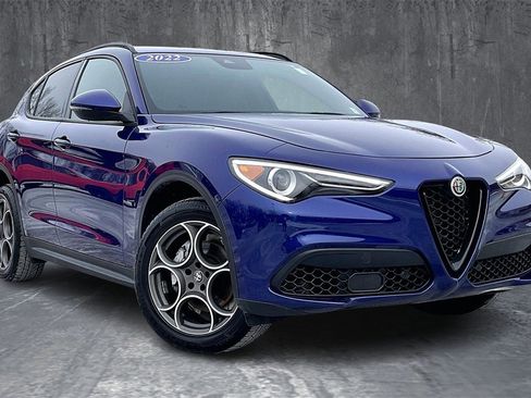 Used 2022 Alfa Romeo Stelvio Sprint image 3