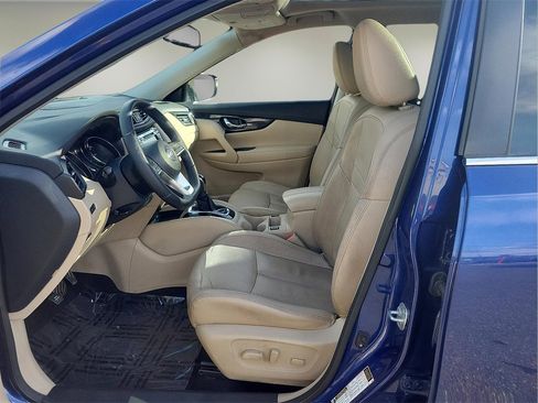 Used 2018 Nissan Rogue SL w/ Premium Package image 11