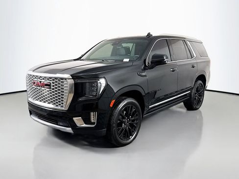 Used 2024 GMC Yukon Denali w/ Advanced Technology Package image 3