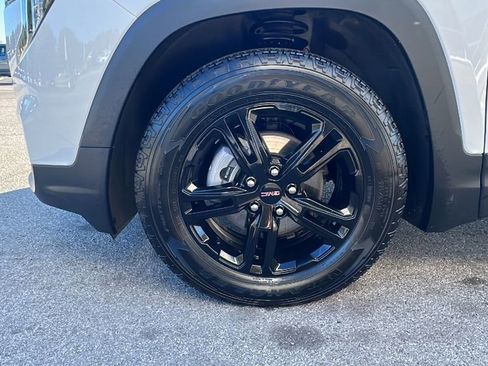 Used 2024 GMC Terrain AT4 image 9