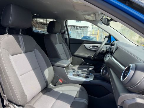 Used 2025 Chevrolet Blazer LT image 36