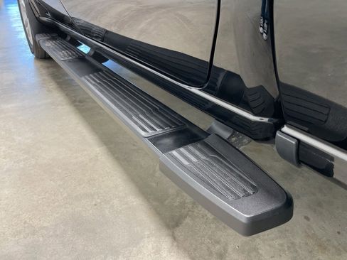 Used 2022 Chevrolet Silverado 1500 Custom image 18