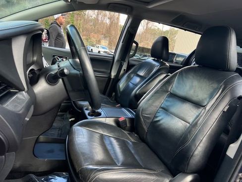Used 2018 Toyota Sienna SE image 12