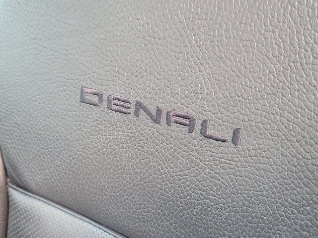 Used 2022 GMC Yukon Denali RWD image 15