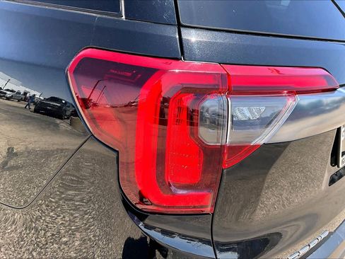 Used 2023 GMC Acadia AT4 w/ Technology Package AWD/4WD image 28