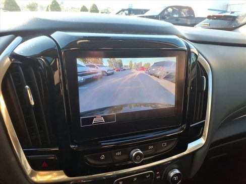 Used 2020 Chevrolet Traverse LT FWD image 15