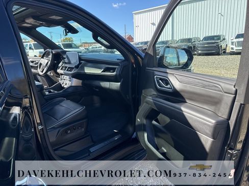 Used 2021 GMC Yukon XL SLT w/ SLT Premium Package image 29