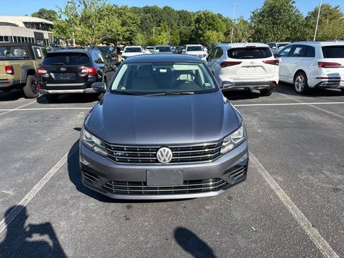 Used 2017 Volkswagen Passat 1.8T R-Line FWD image 8