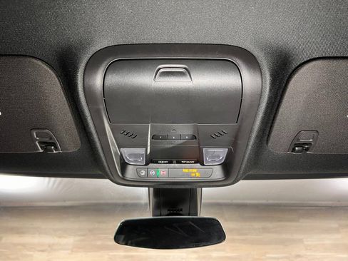 Used 2025 Cadillac XT5 Luxury image 18