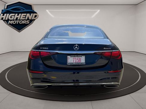 Used 2022 Mercedes-Benz S 580 4MATIC Sedan w/ AMG Line Package image 5