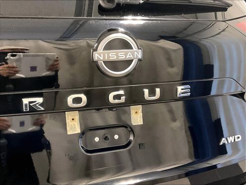 Certified 2023 Nissan Rogue S image 28