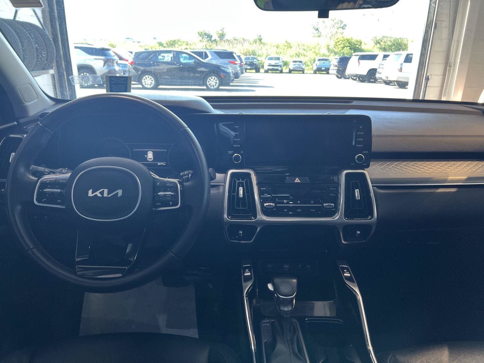 Used 2022 Kia Sorento SX AWD/4WD image 16