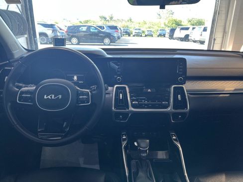 Used 2022 Kia Sorento SX AWD/4WD image 16